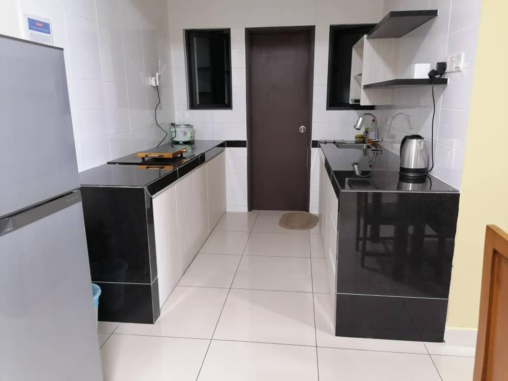 Landmark Residence 2 Service Apartment 5Min To Mrt 20Min To Kl Каджанг Номер фото